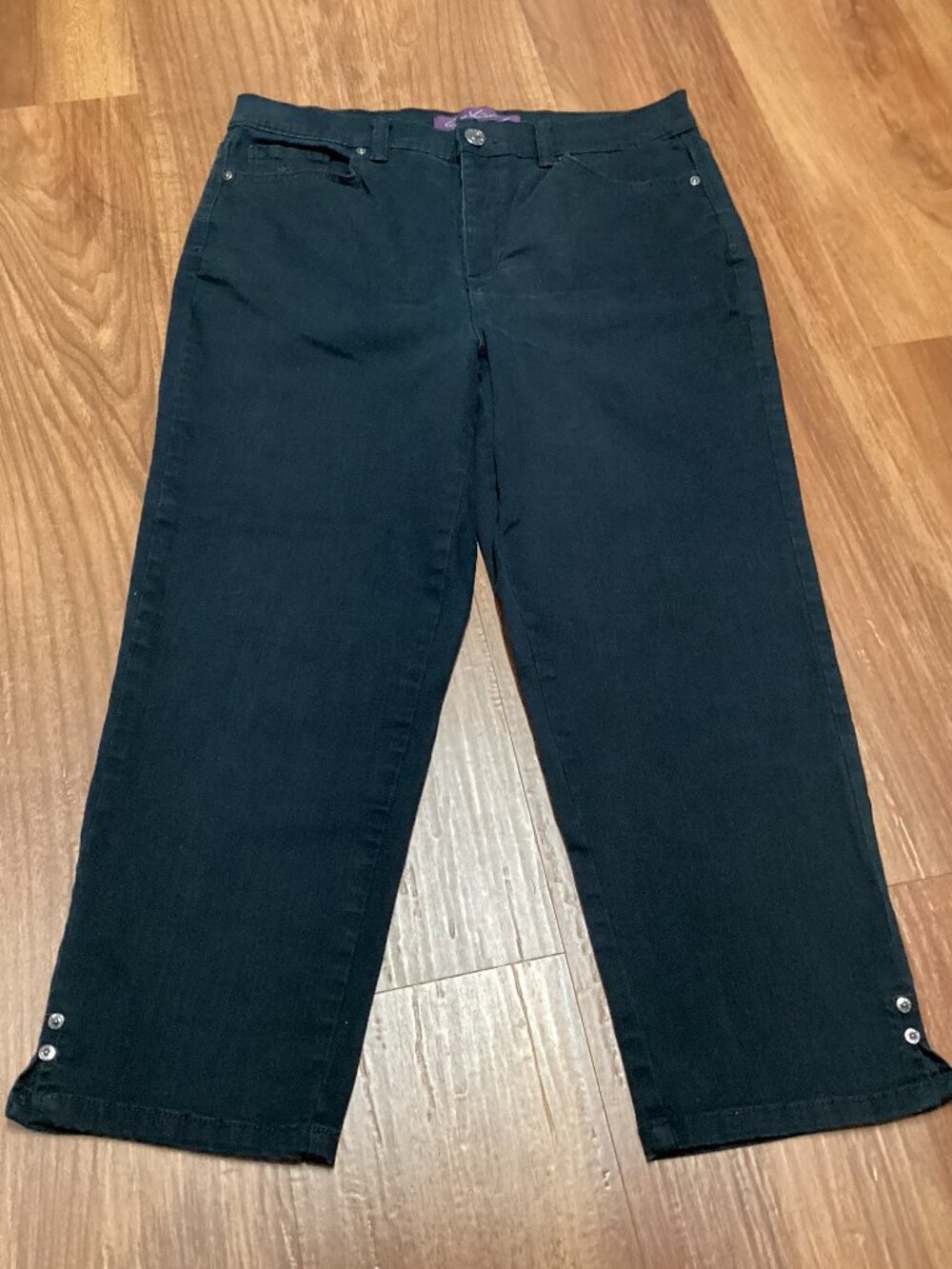 Gloria Vanderbilt Amanda High Rise Black Ankle Pants. Size 10.  22" Inseam.